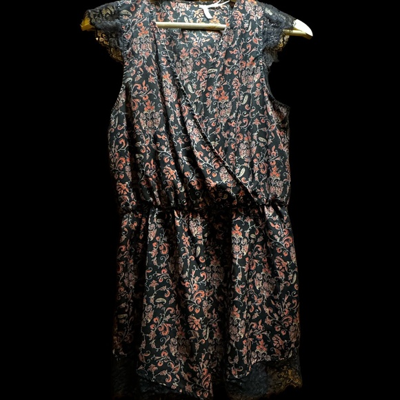 SEXY KIMCHI BLUE LIGHTWEIGHT ROMPER w/Lace-Size Medium - Picture 6 of 6